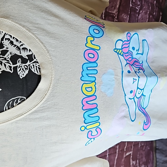 Sanrio Cinnamoroll Cream Color Short Sleeve T-Shirt Size Lg - Picture 2 of 8